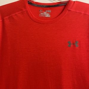 Under Armour tee